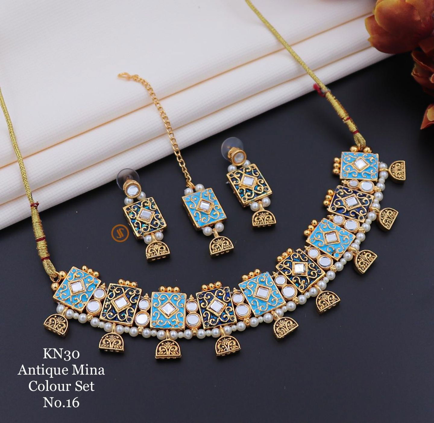 30 KN Kundan Antique Pearl Mina Colour Set Wholesalers In Mumbai
